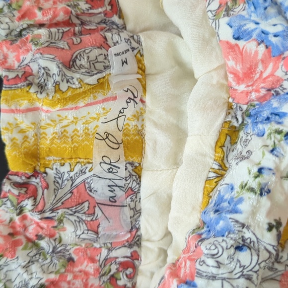 Flowy high waisted floral shorts - Picture 2 of 3